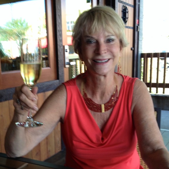 Meet your Posher, Lisa - Picture 1 of 1